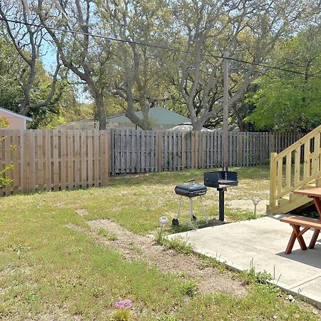 Shrimp On The Barbee Oak Island Exterior foto